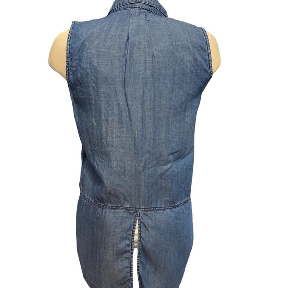 COPY - SNEAK PEEK Size Medium Sleeveless Button-up Top or Vest - Picture 6 of 9